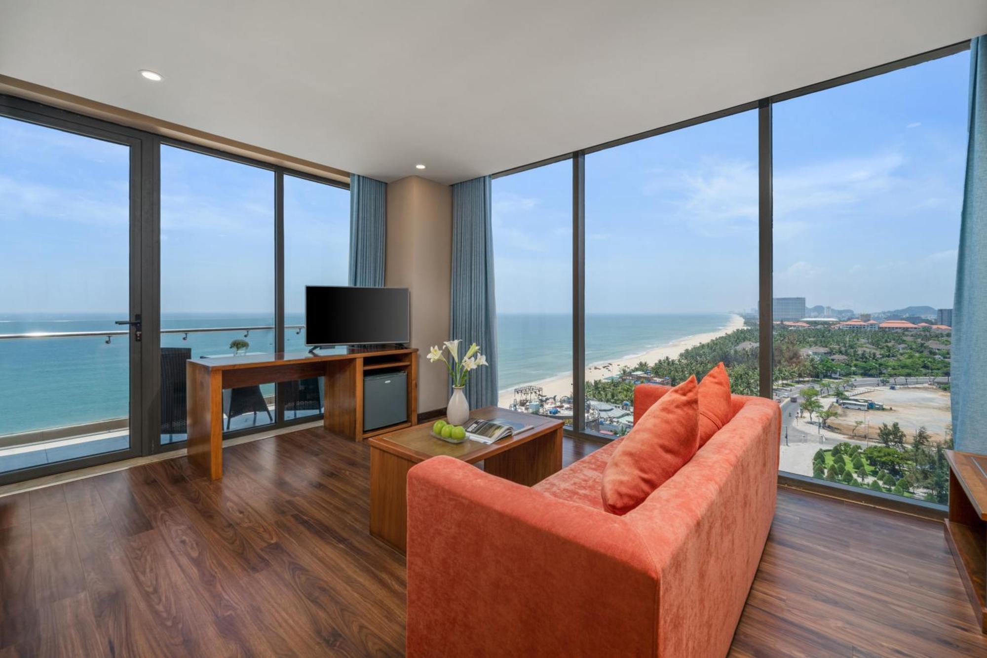 Yarra Ocean Suites Danang Exterior photo